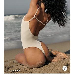 FP MOVEMENT- FP Movement x The Class Free Throw Bodysuit- XS size / off white